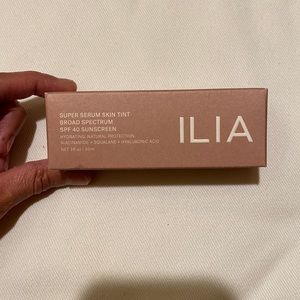 ILIA super serum skin tint ST6 Ora